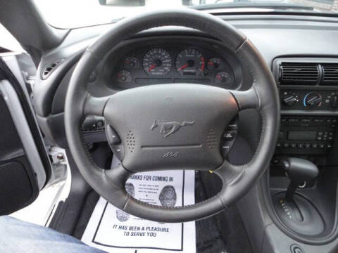 2002 Ford Mustang Deluxe