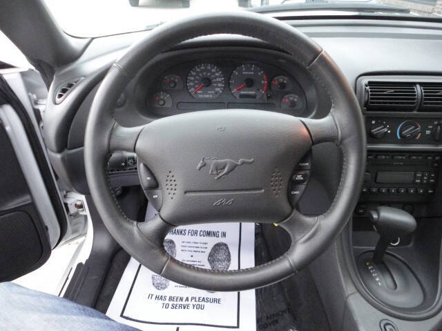 2002 Ford Mustang Deluxe