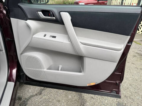 2013 Toyota Highlander Plus