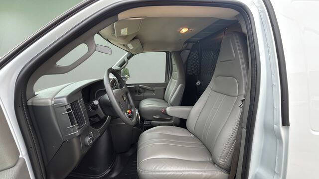 2025 Chevrolet Express 2500