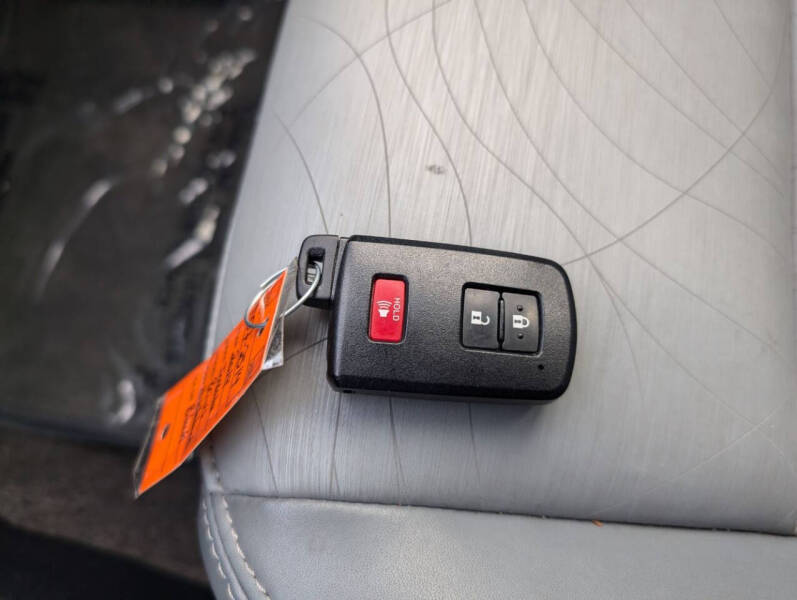 2014 Toyota Prius c Four