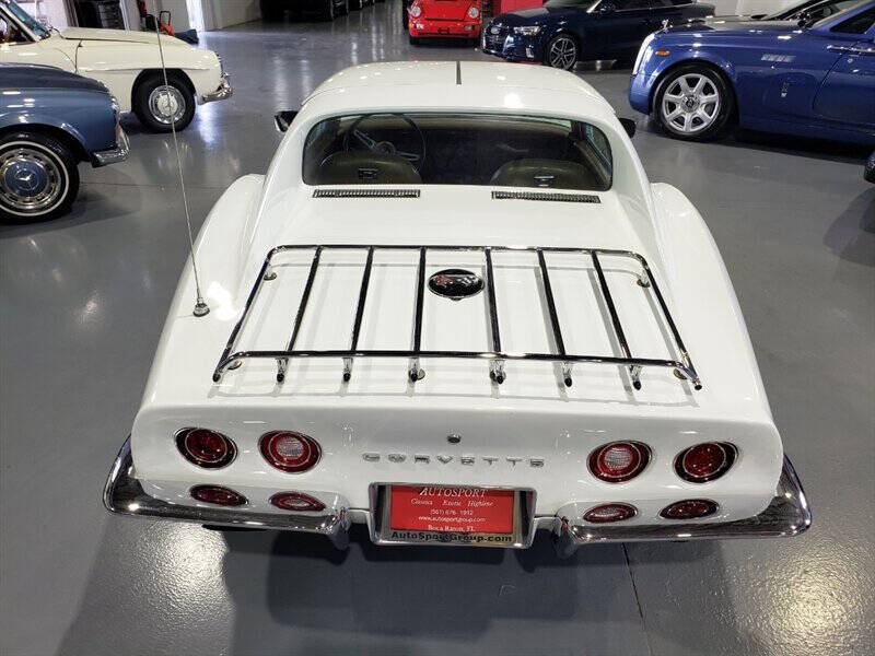 1972 Chevrolet Corvette 11