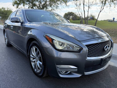 2015 Infiniti Q70 3.7