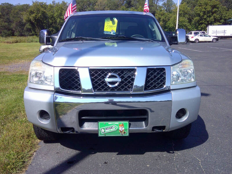 2004 Nissan Titan SE photo 3