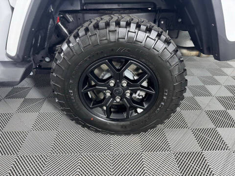 2025 Jeep Gladiator High Tide