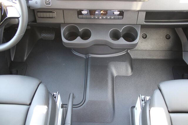 2025 Mercedes-Benz Sprinter