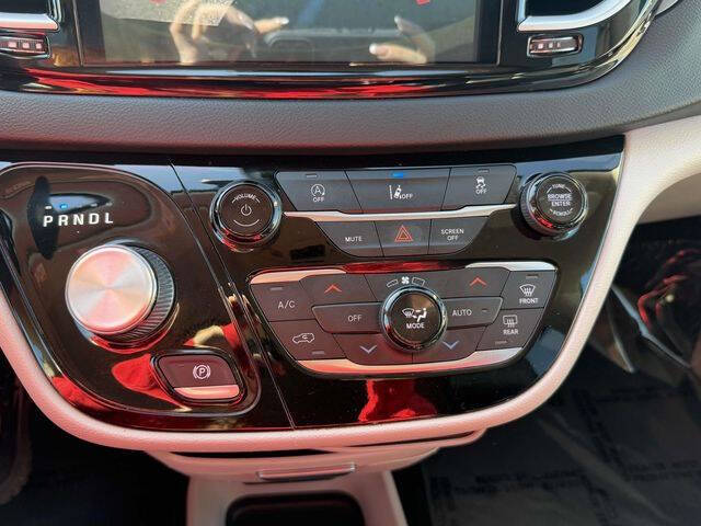 2022 Chrysler Pacifica Touring L