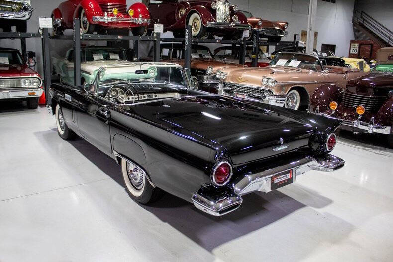 1957 Ford Thunderbird