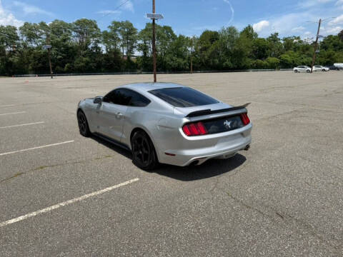 2017 Ford Mustang V6