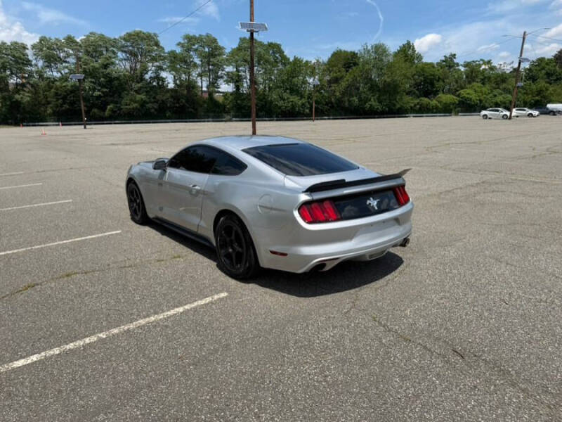 2017 Ford Mustang V6