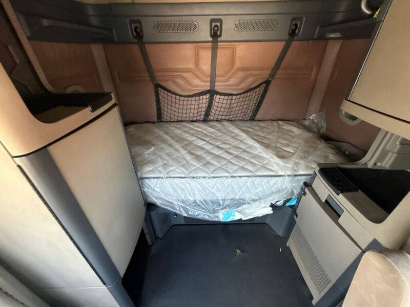 2012 Freightliner Cascadia