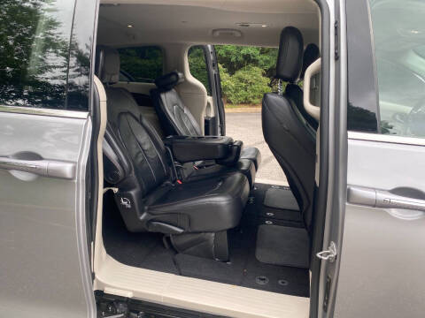 2017 Chrysler Pacifica Touring-L