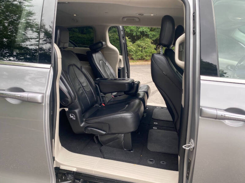 2017 Chrysler Pacifica Touring-L