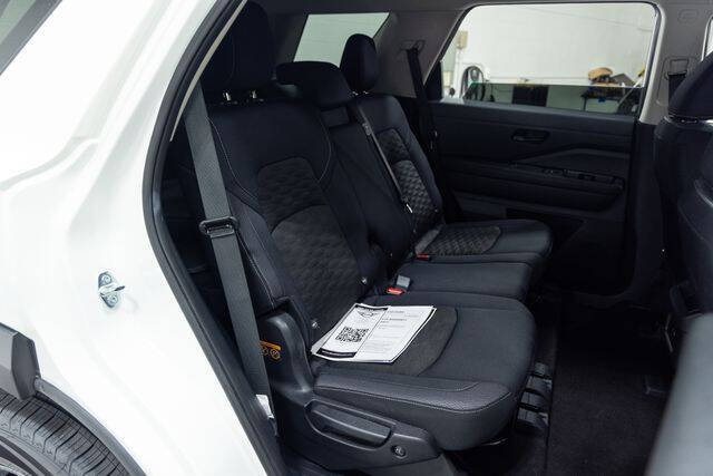 2024 Nissan Pathfinder S
