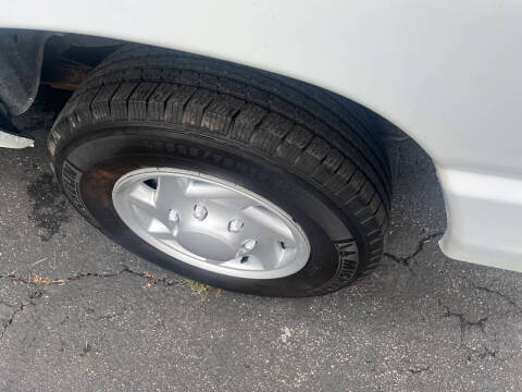 2009 Ford E-Series E-150 XL