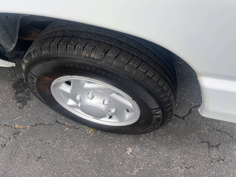 2009 Ford E-Series E-150 XL