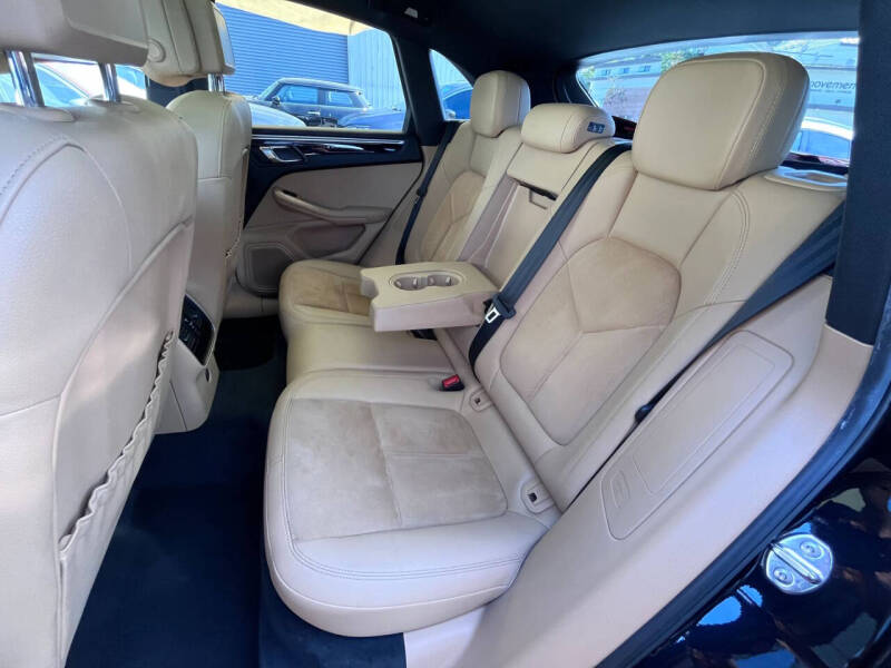 2017 Porsche Macan