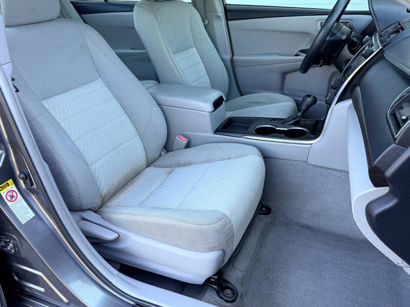2016 Toyota Camry LE