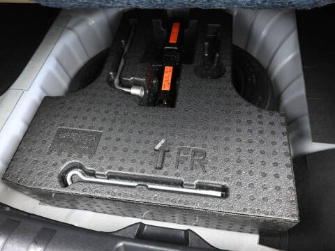 2022 Nissan Kicks SR