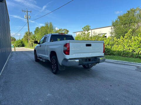 2014 Toyota Tundra SR5