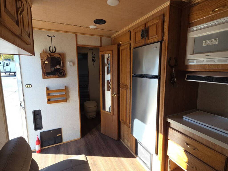 2000 Featherlite Trailer 8587