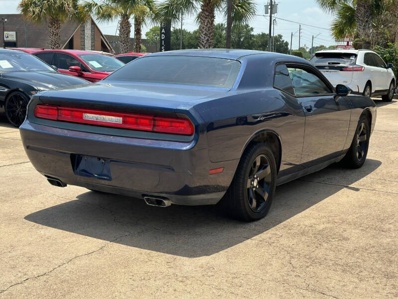 2014 Dodge Challenger SXT