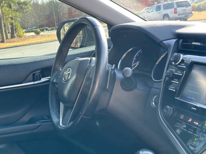 2020 Toyota Camry SE