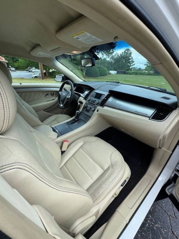 2015 Ford Taurus SEL