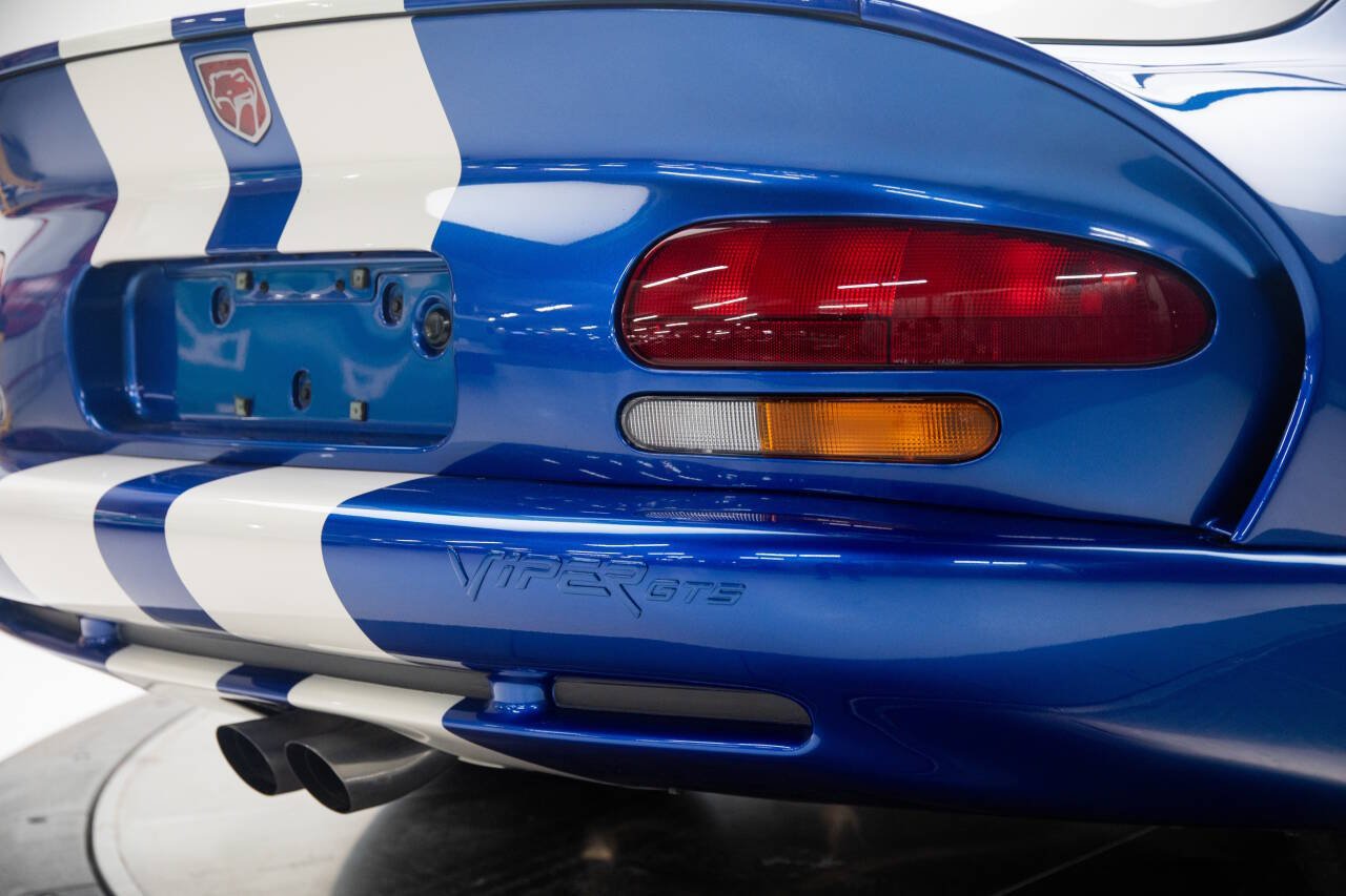 1997 Dodge Viper 54
