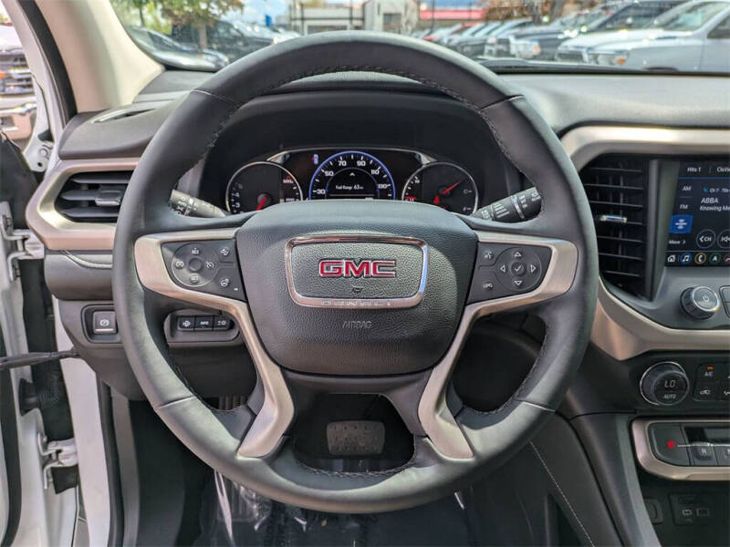 2023 GMC Acadia Denali