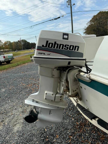 1997 Hurricane SunDeck Sport 185 OB