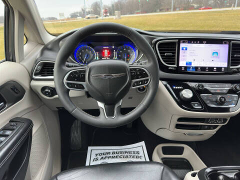 2022 Chrysler Pacifica Touring L