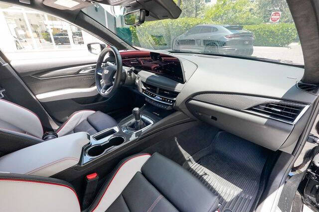 2025 Cadillac CT5-V Blackwing