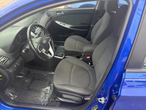 2013 Hyundai Accent SE
