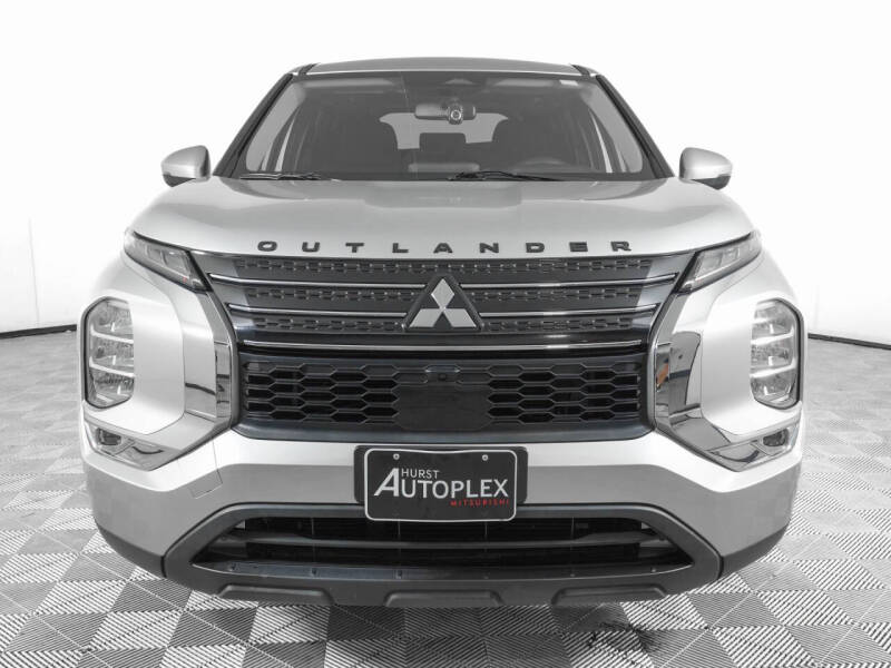 2022 Mitsubishi Outlander ES