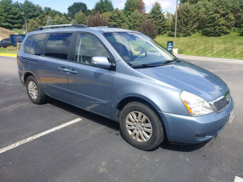 2011 Kia Sedona for sale at Short Line Auto Inc in Rochester MN
