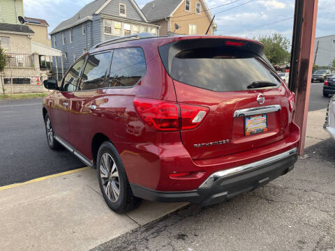 2017 Nissan Pathfinder S