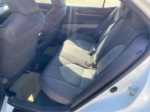 2021 Toyota Camry Hybrid LE