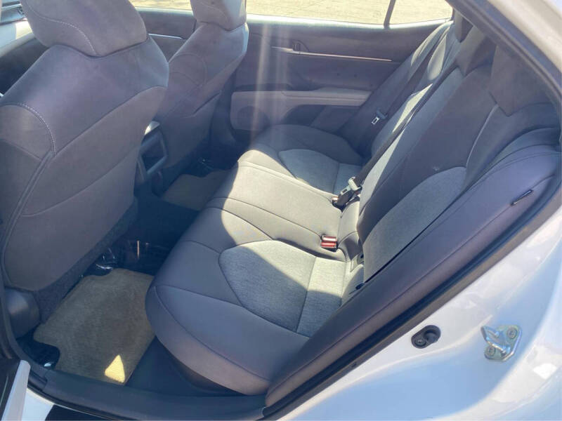 2021 Toyota Camry Hybrid LE