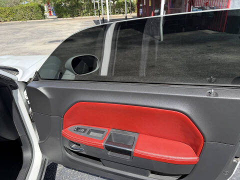 2013 Dodge Challenger SXT Plus