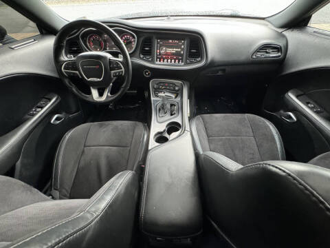 2016 Dodge Challenger 392 HEMI Scat Pack Shaker