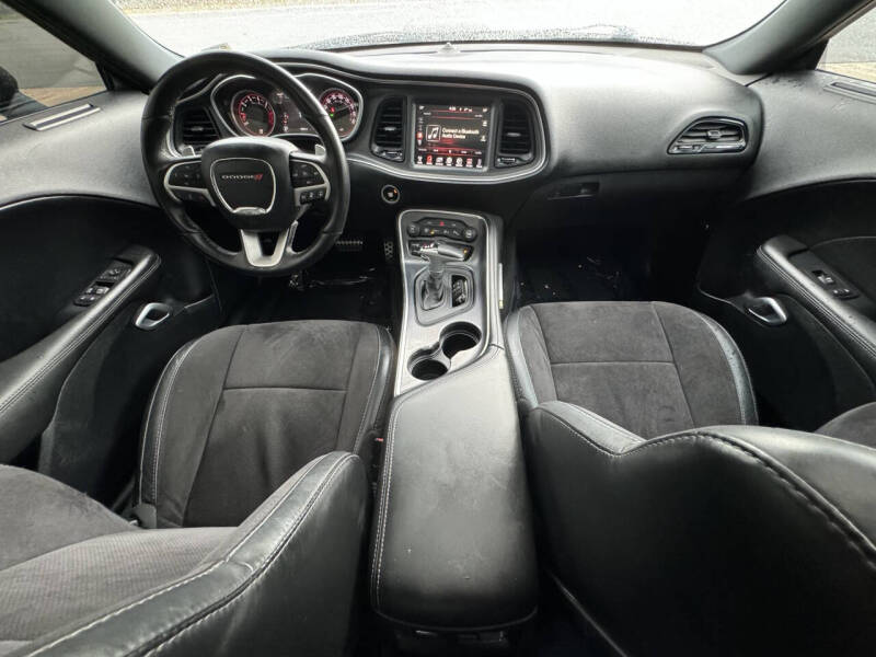 2016 Dodge Challenger 392 HEMI Scat Pack Shaker