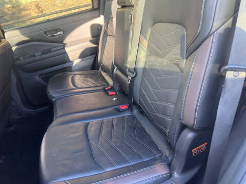 2022 Nissan Pathfinder Platinum