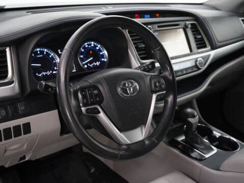 2017 Toyota Highlander LE Plus