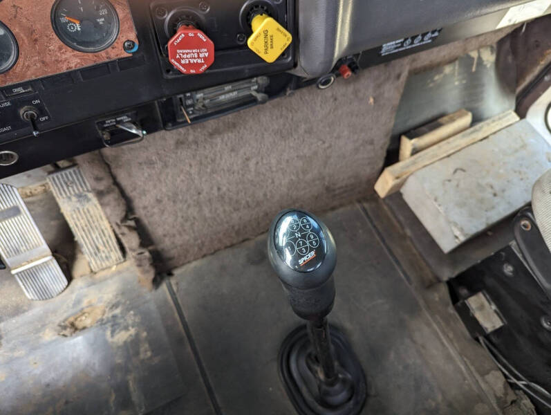 1993 International 9200 Day Cab