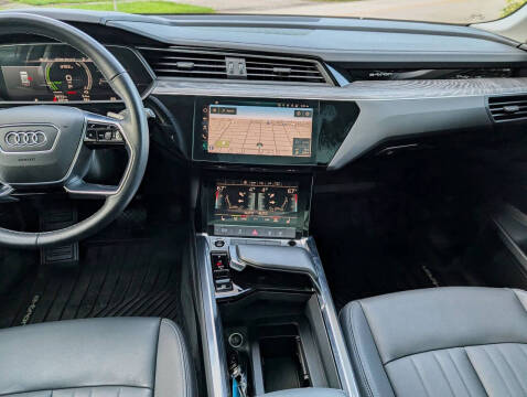 2021 Audi e-tron quattro Premium