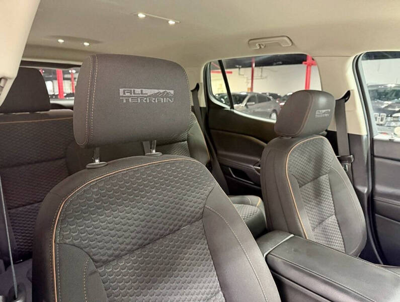 2017 GMC Acadia SLE-2