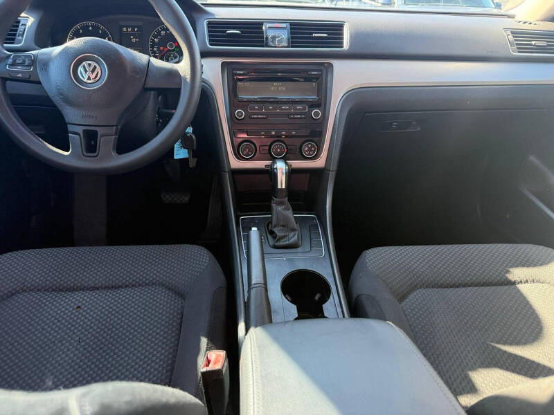 2014 Volkswagen Passat 1.8T S