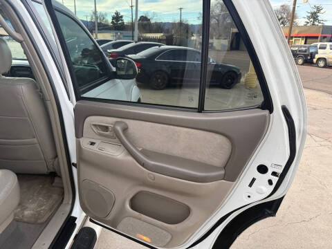 2005 Toyota Sequoia SR5