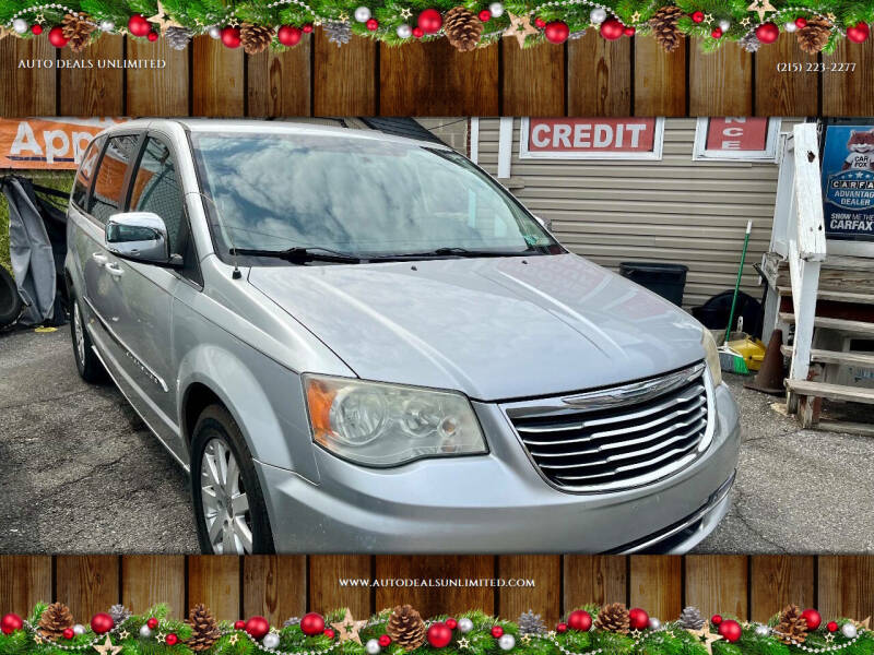 Chrysler Town & Country's photo